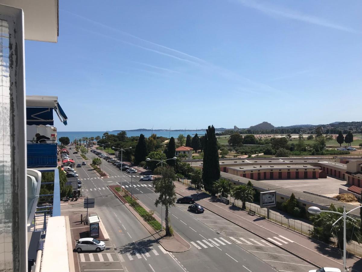 Plage Et Hippodrome Cagnes-sur-Mer Exterior photo