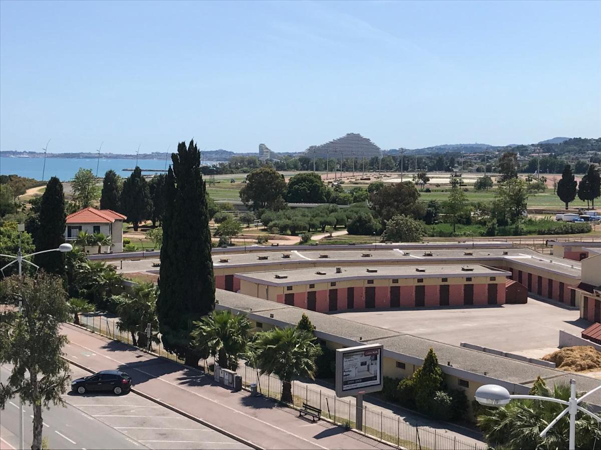 Plage Et Hippodrome Cagnes-sur-Mer Exterior photo